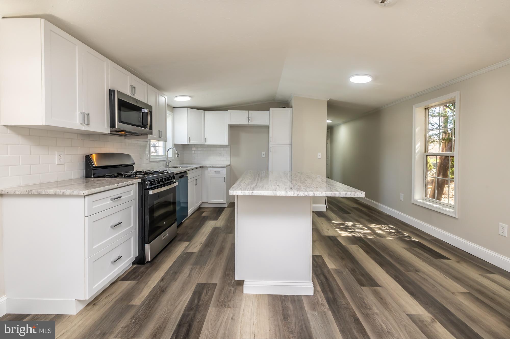 APPLEVILLE EAST - Residential