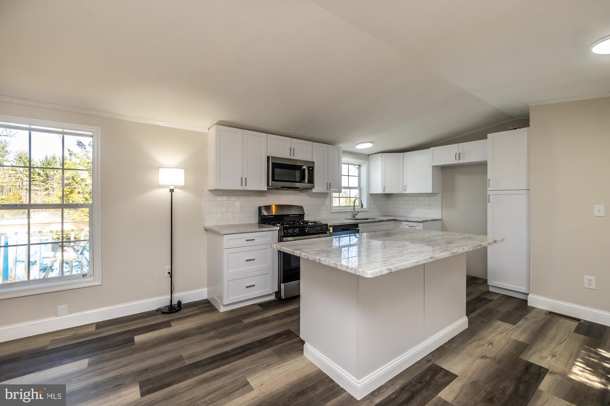 APPLEVILLE EAST - Residential