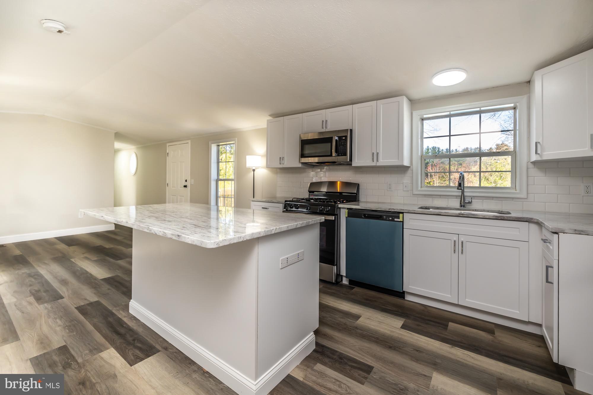 APPLEVILLE EAST - Residential