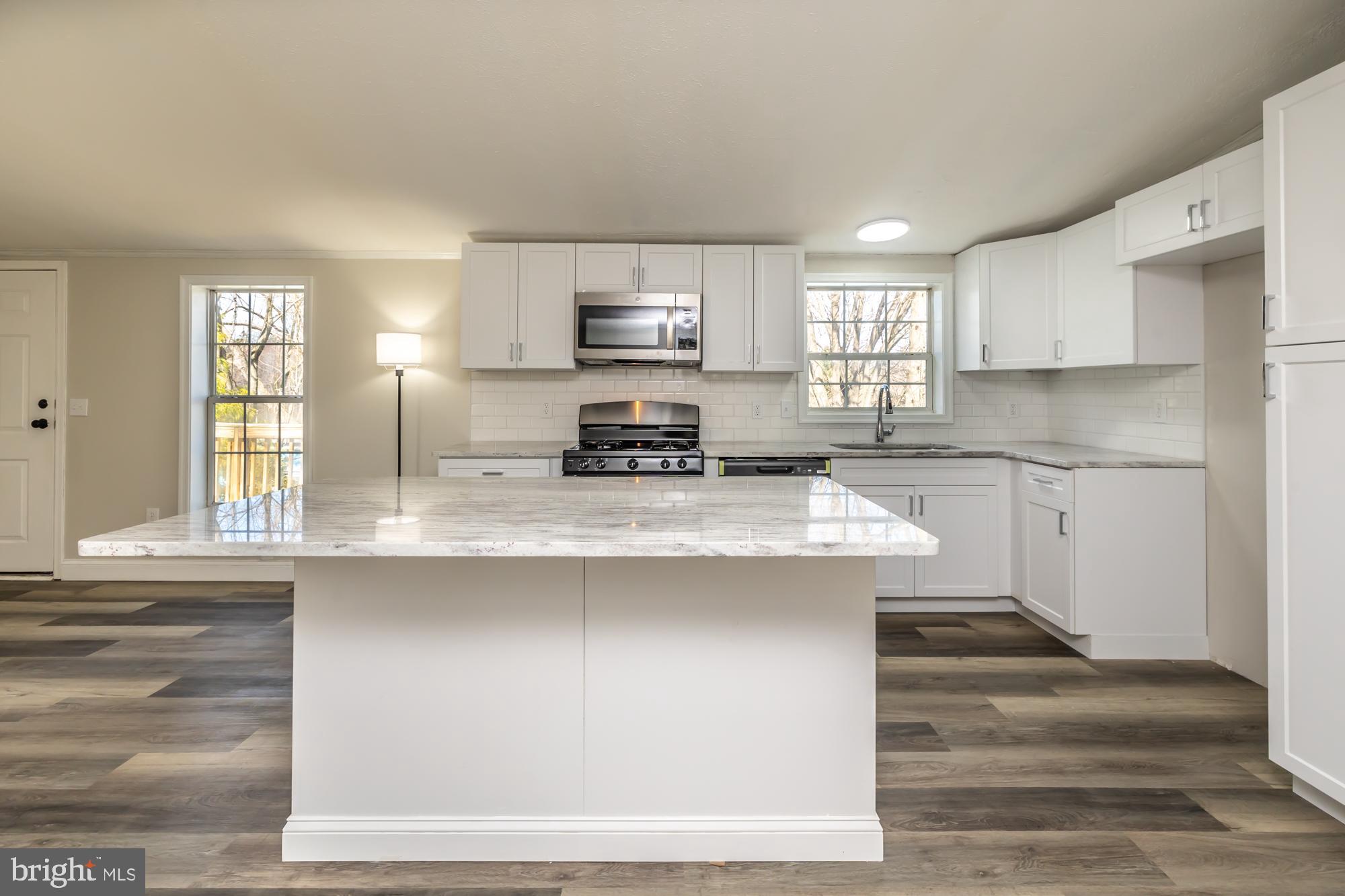 APPLEVILLE EAST - Residential