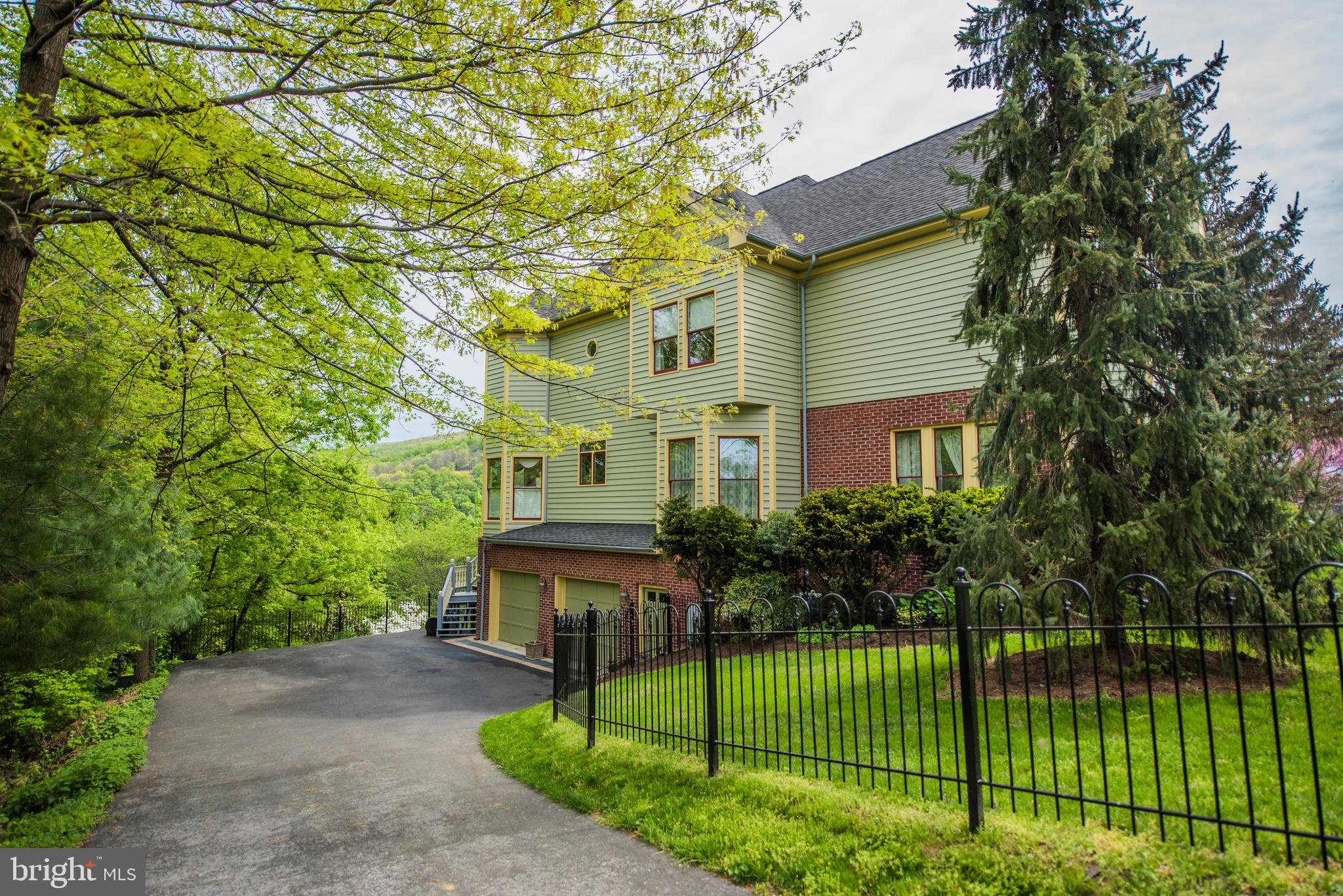 HISTORIC HARPERS FERRY - Residential