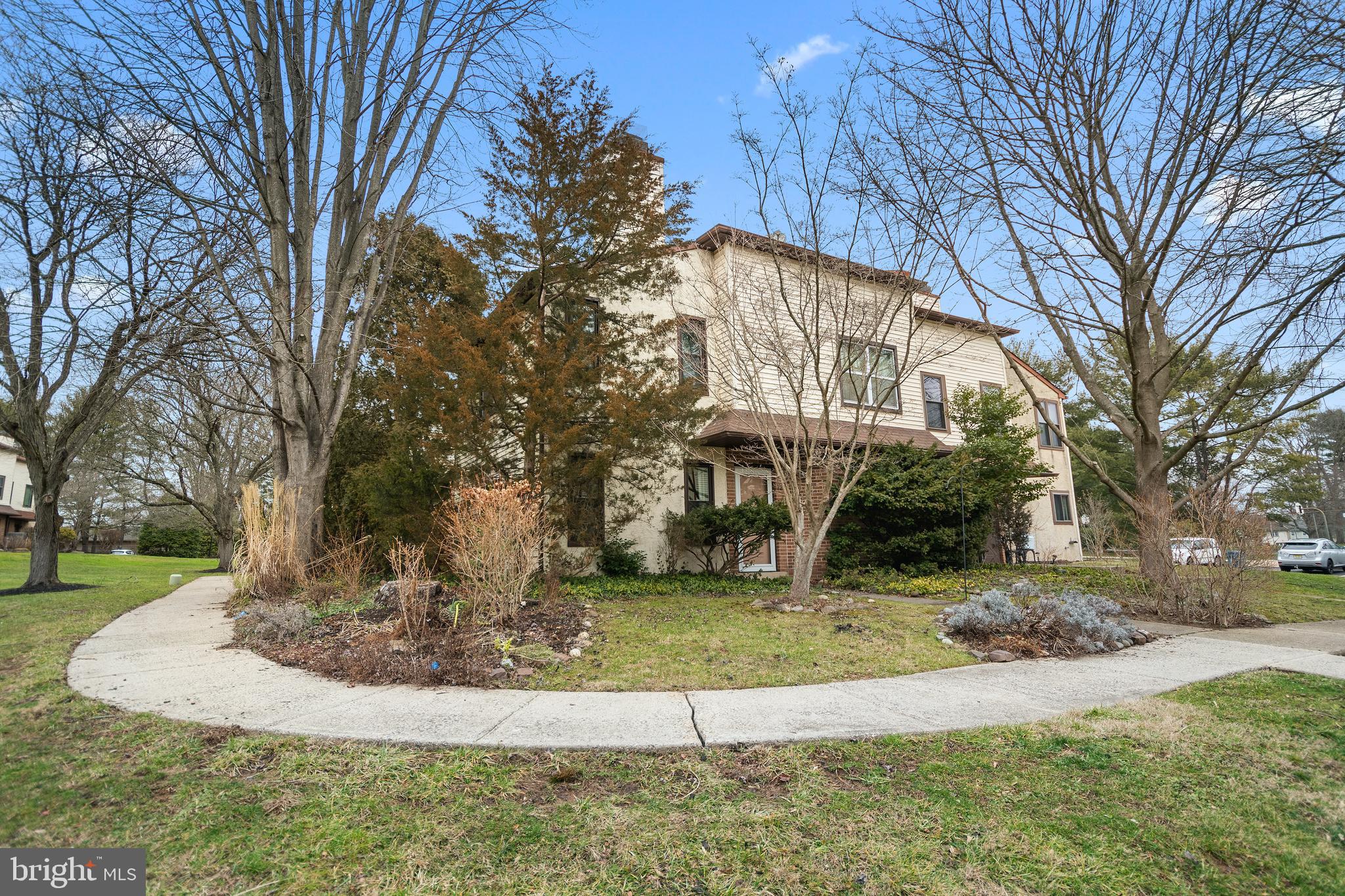 BROOKSIDE - Residential