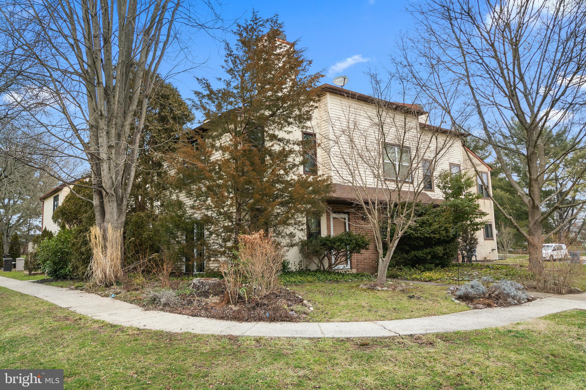 BROOKSIDE - Residential