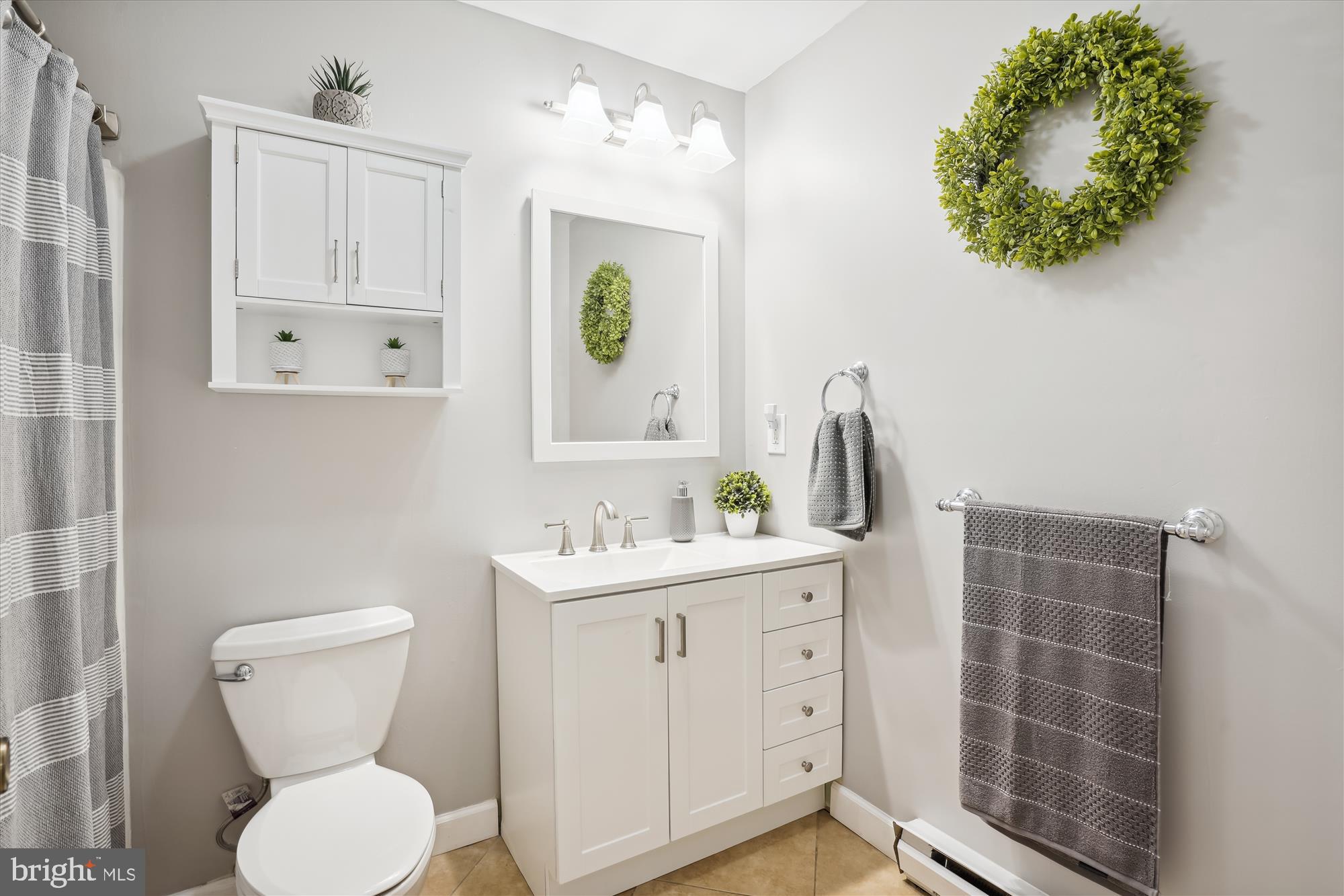 ROMANCOKE ON THE BAY - Residential