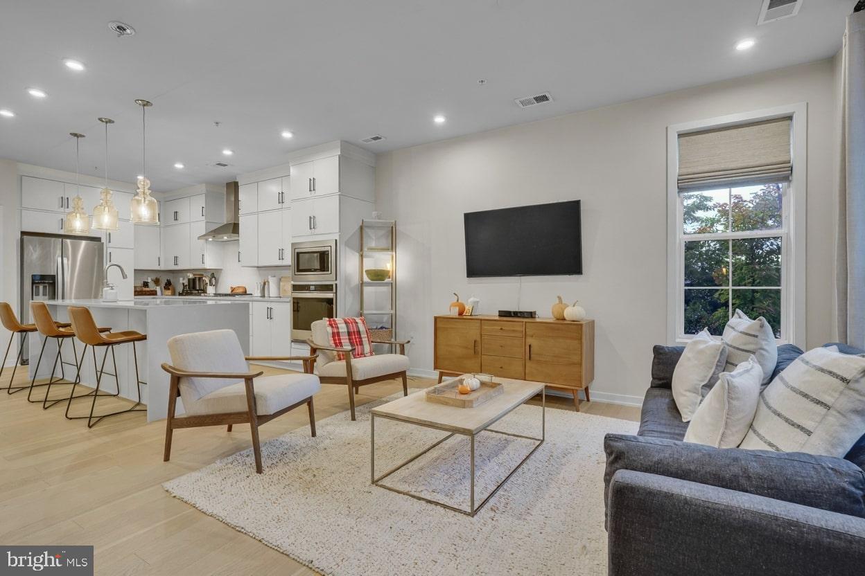 UNION PARK AT MCLEAN - Residential Lease