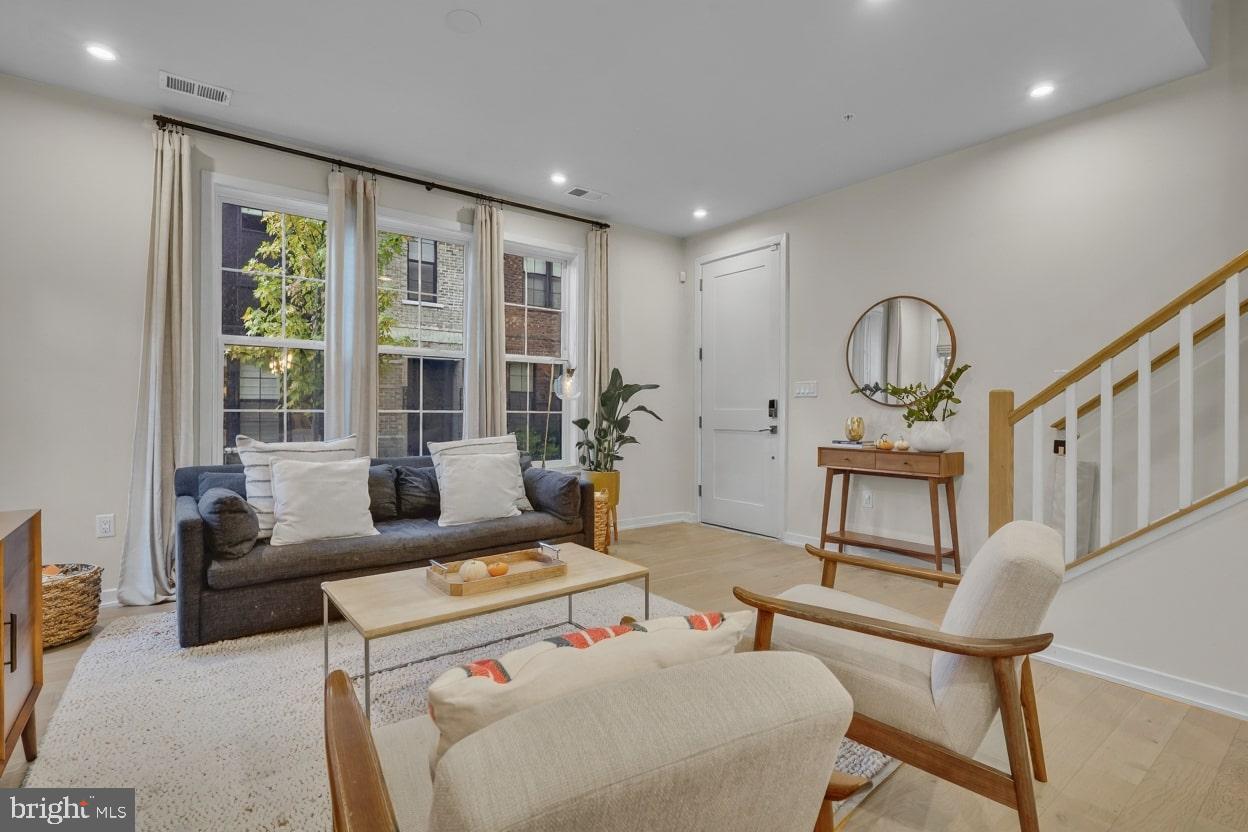 UNION PARK AT MCLEAN - Residential Lease