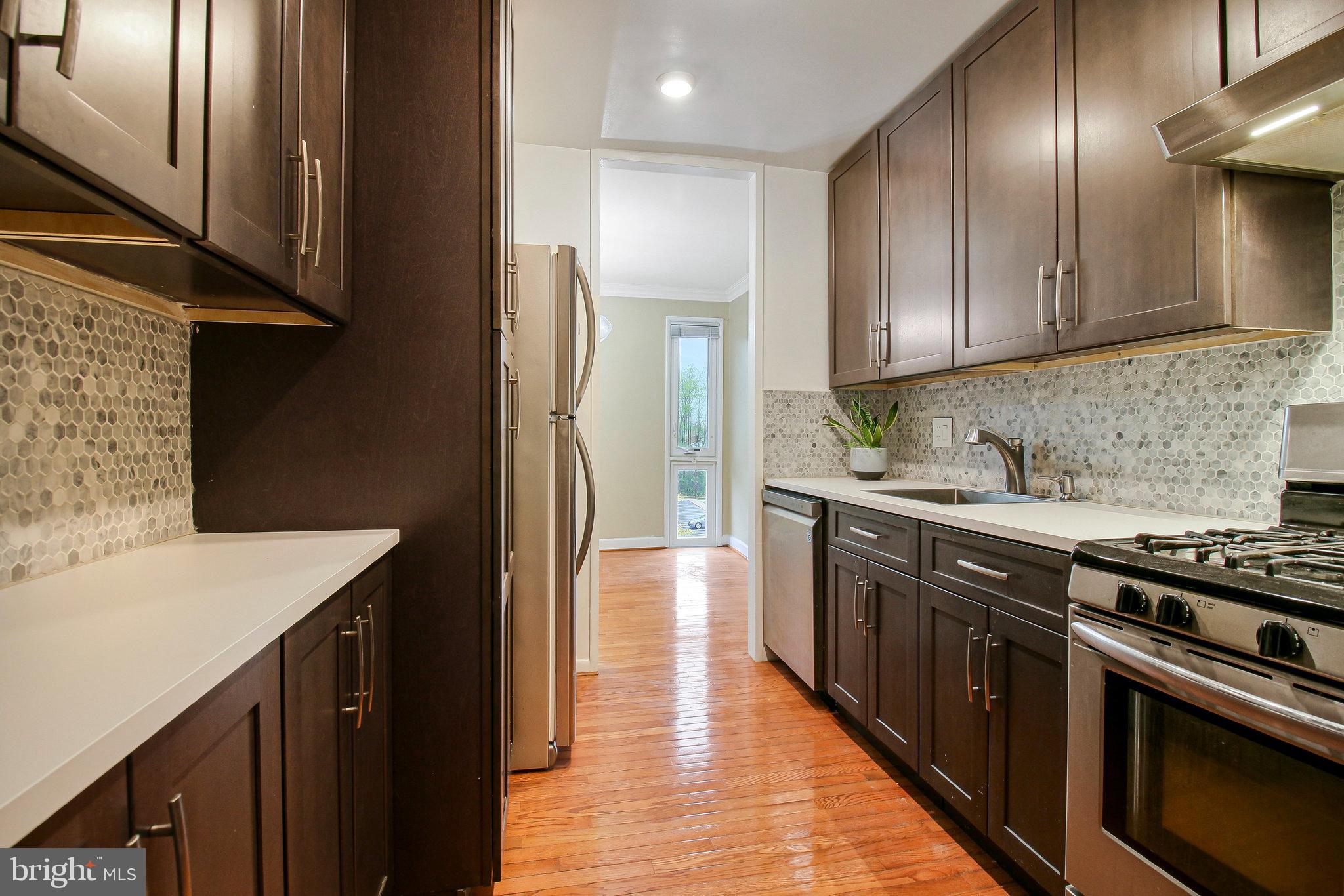 7212 DONNELL PLACE D5