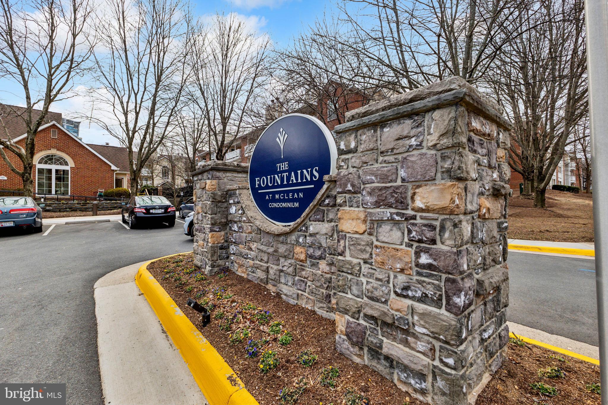 1533 LINCOLN WAY 303A