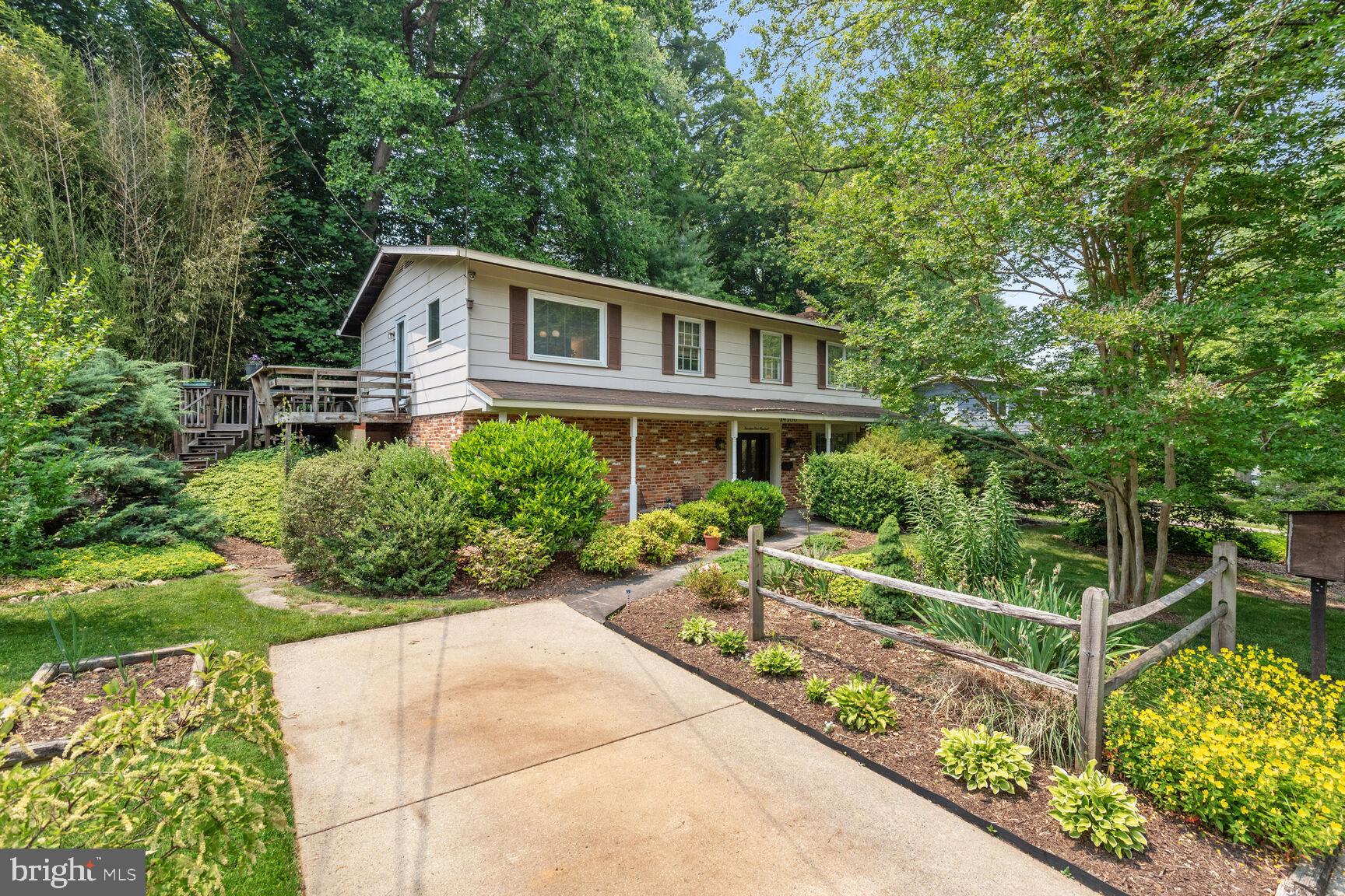 BEL PRE WOODS - Residential