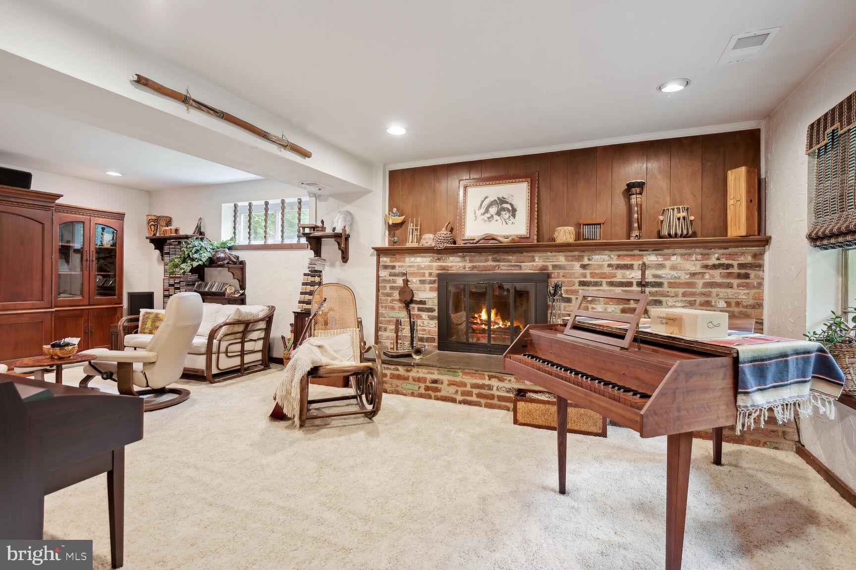 BEL PRE WOODS - Residential