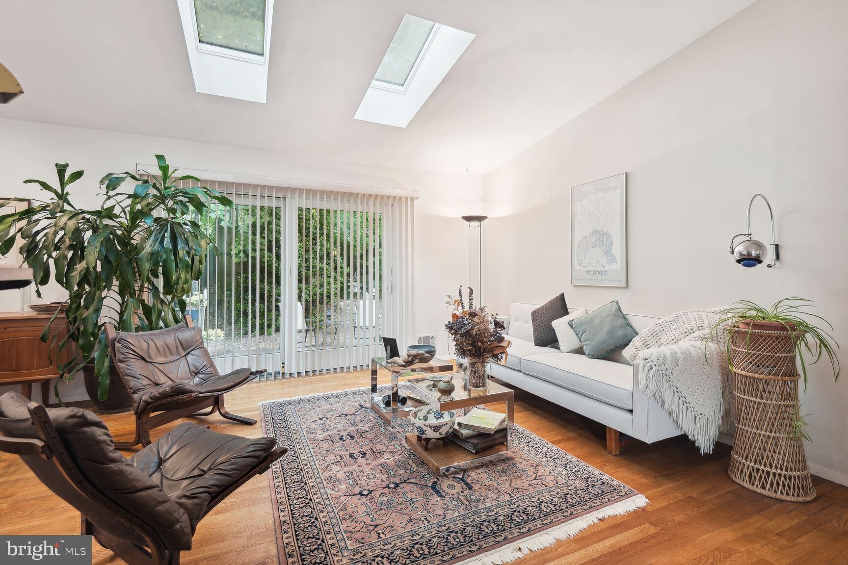 BEL PRE WOODS - Residential