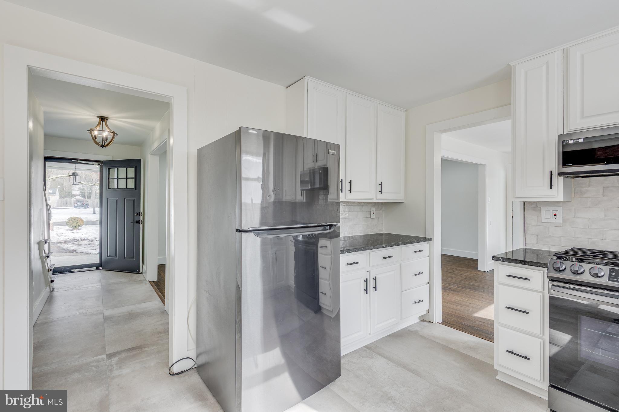 WHISPERING WOODS - Residential