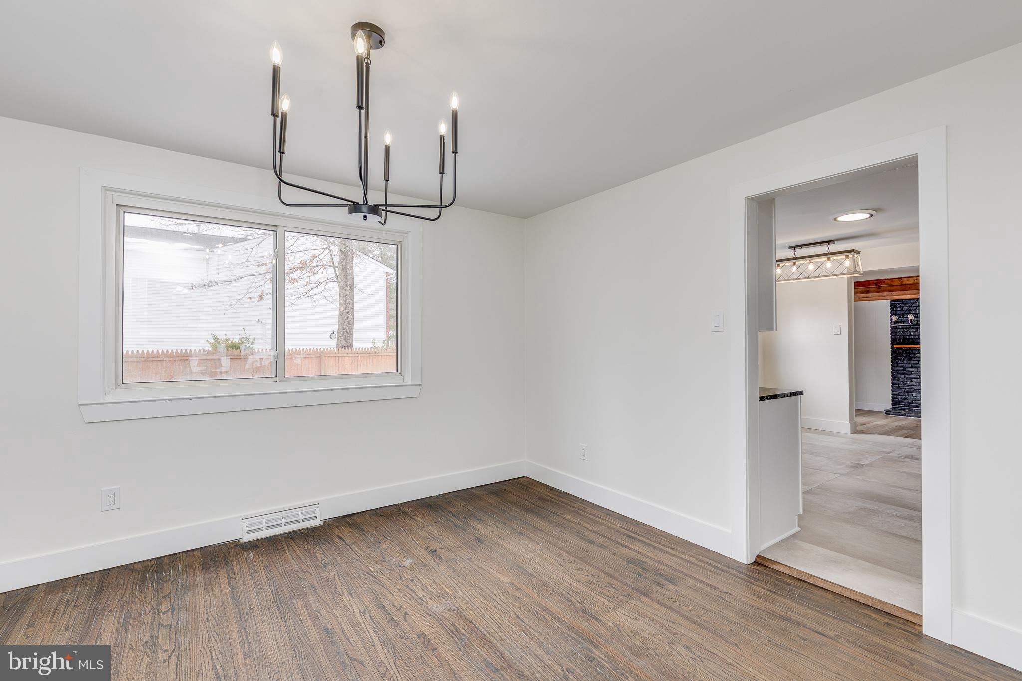 WHISPERING WOODS - Residential