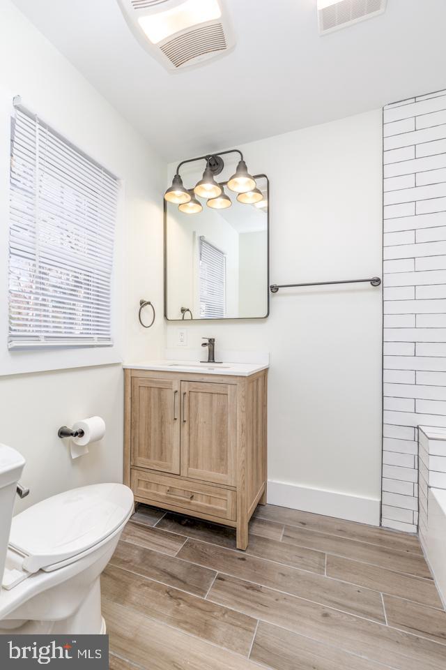 WHISPERING WOODS - Residential