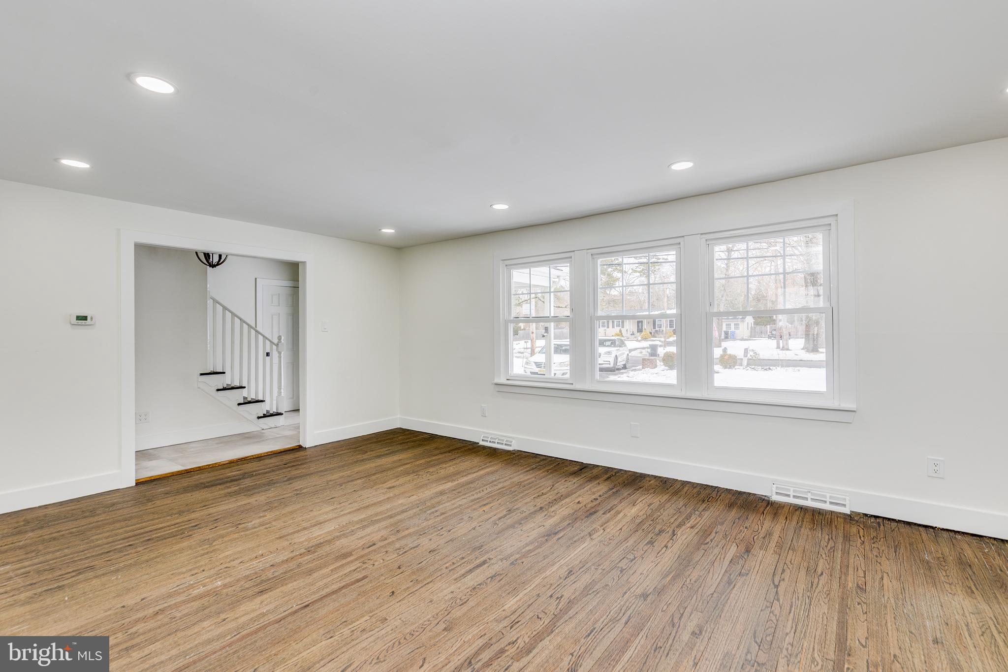 WHISPERING WOODS - Residential