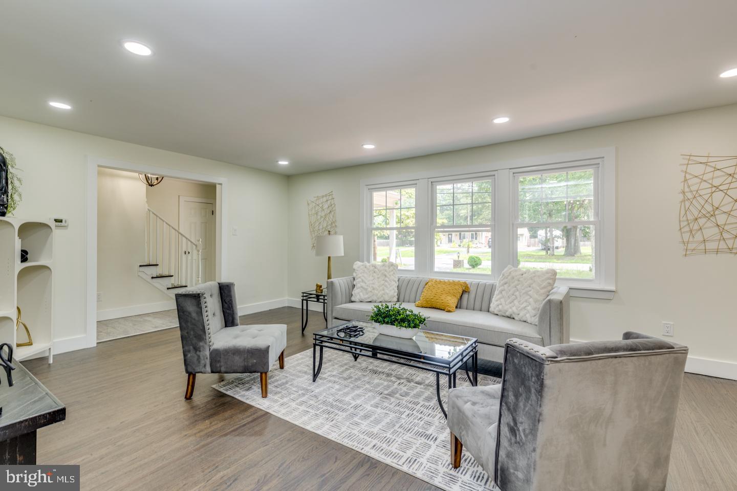 WHISPERING WOODS - Residential