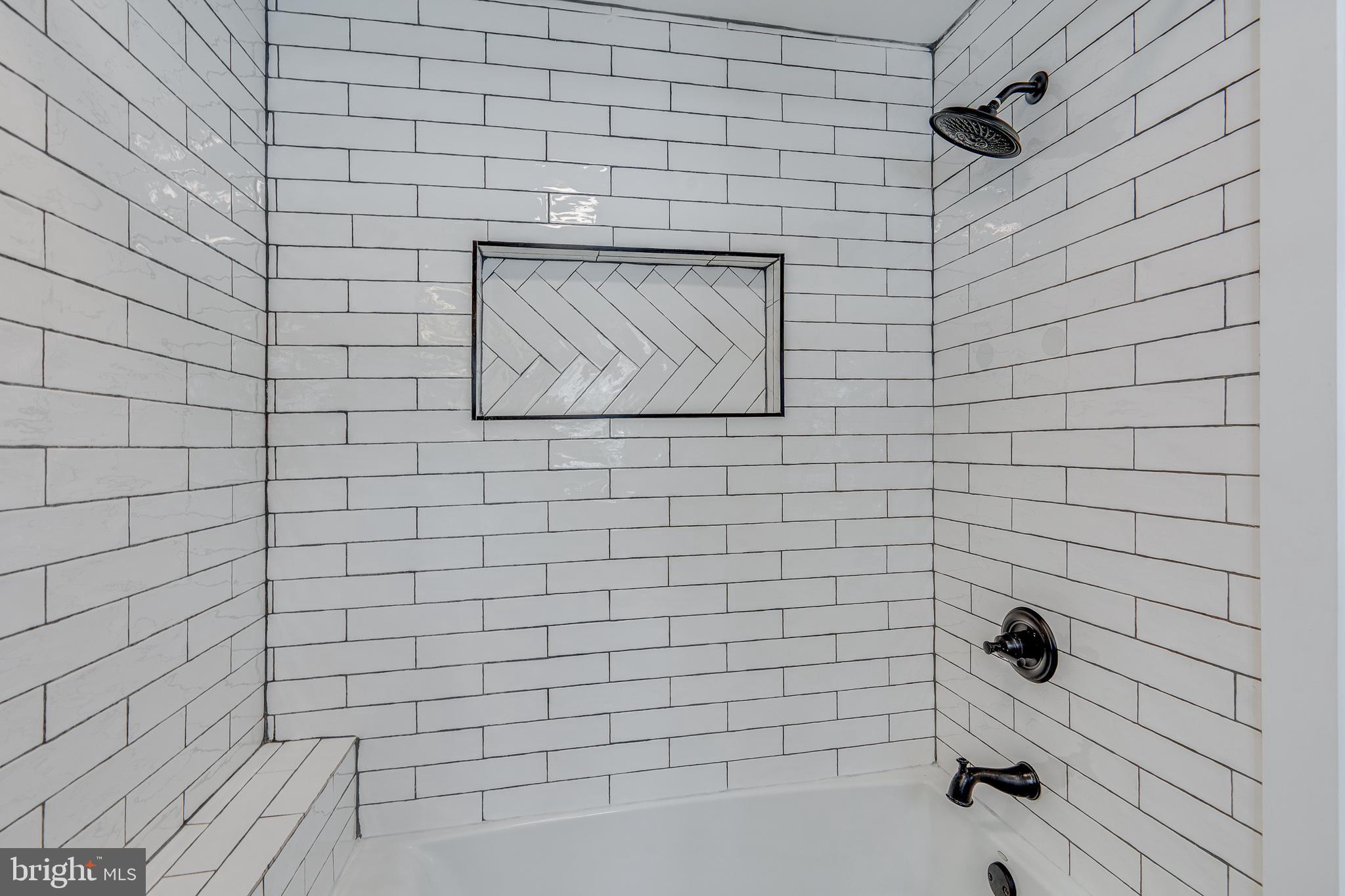 WHISPERING WOODS - Residential