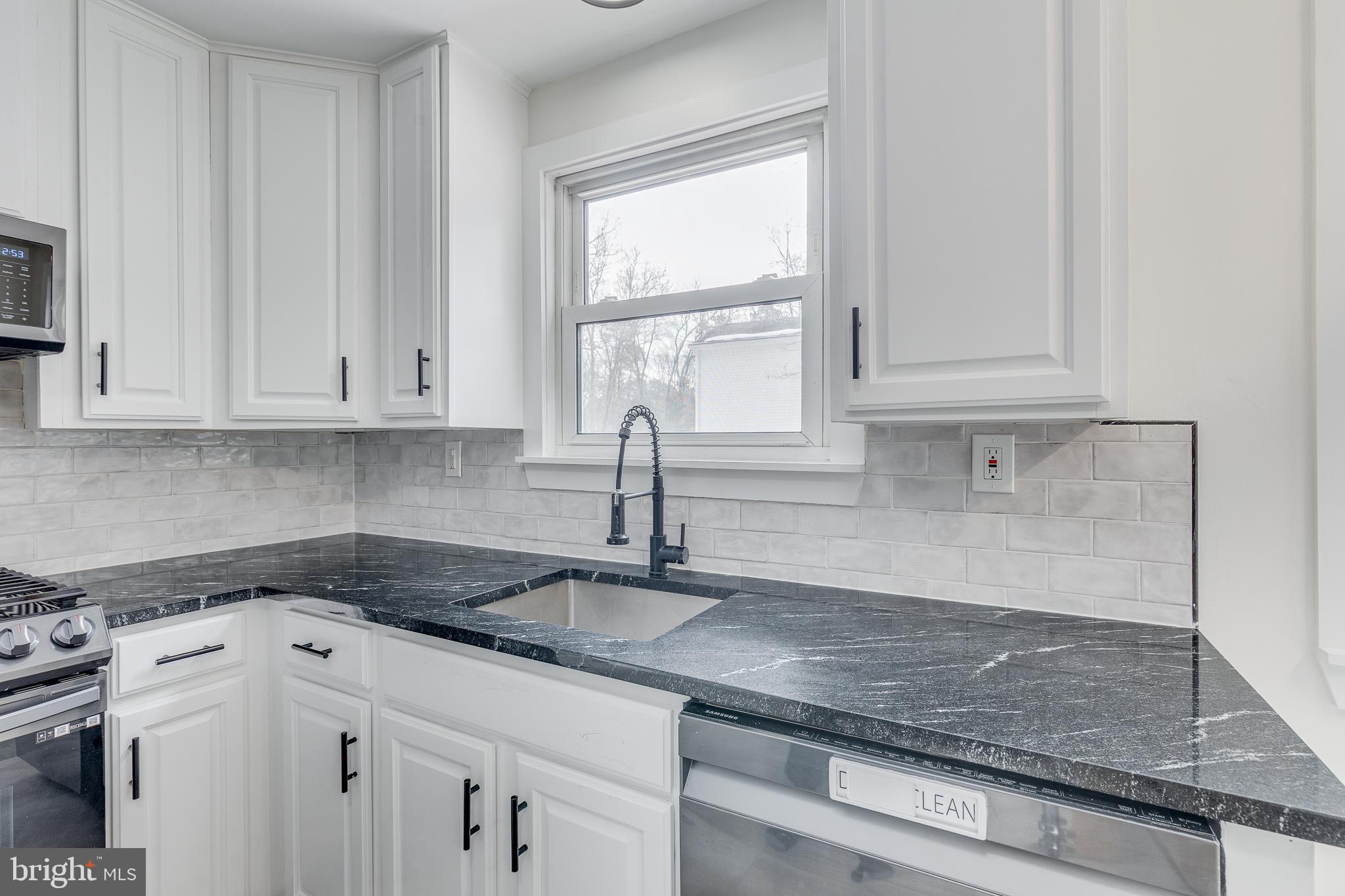 WHISPERING WOODS - Residential