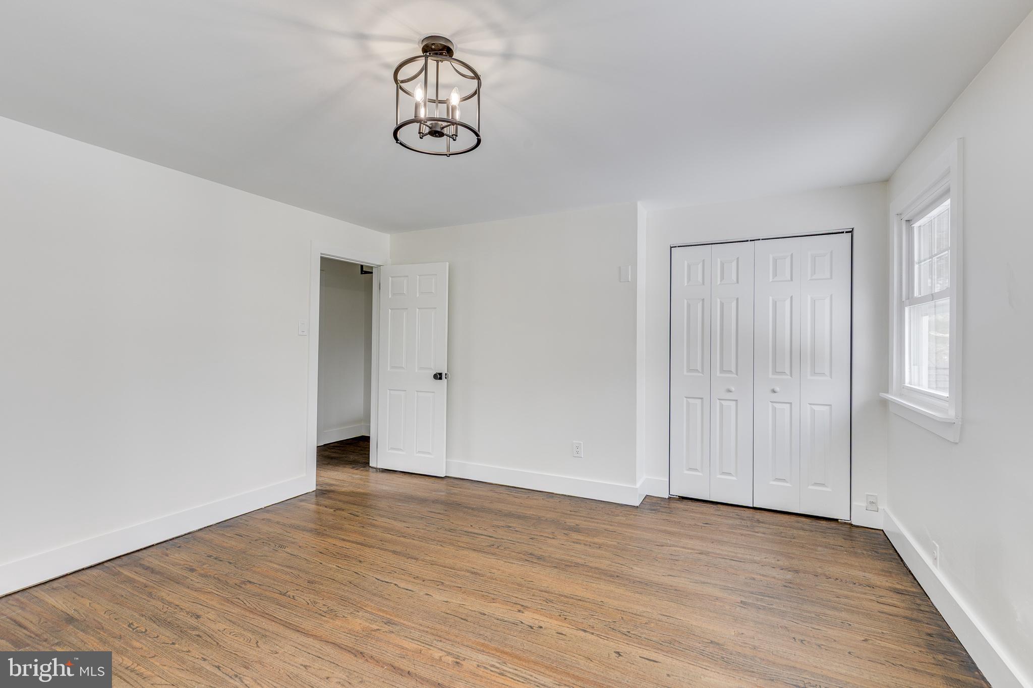 WHISPERING WOODS - Residential