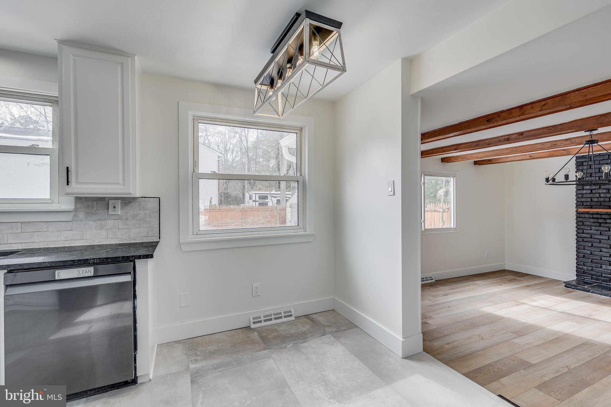 WHISPERING WOODS - Residential