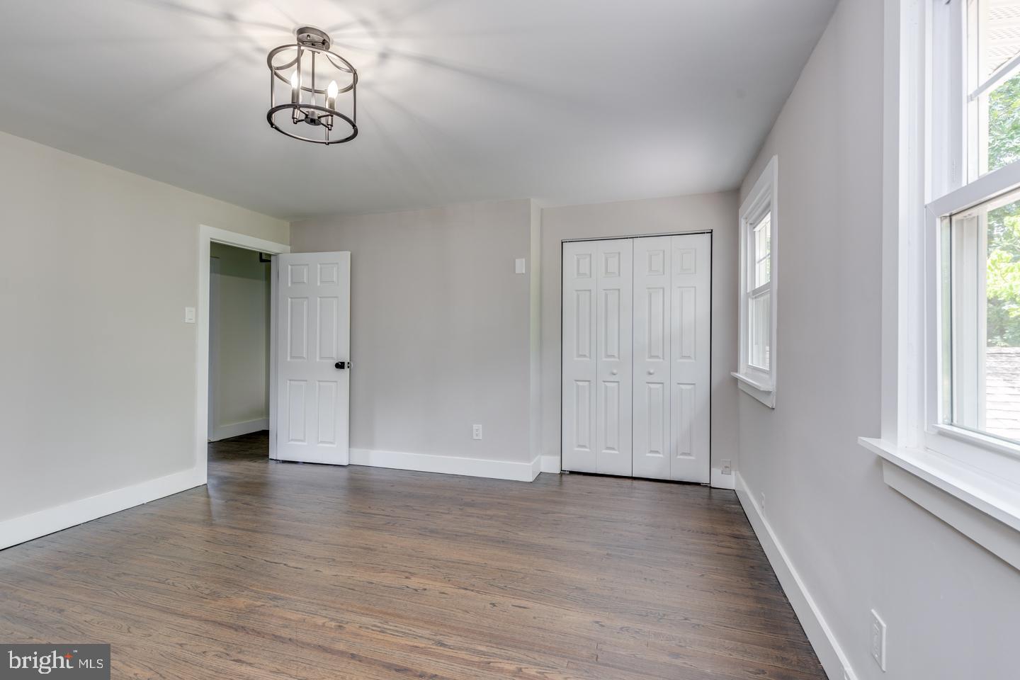 WHISPERING WOODS - Residential