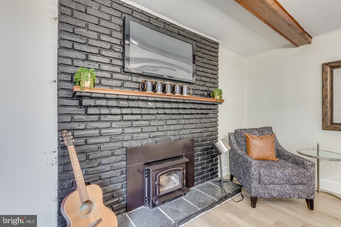 WHISPERING WOODS - Residential