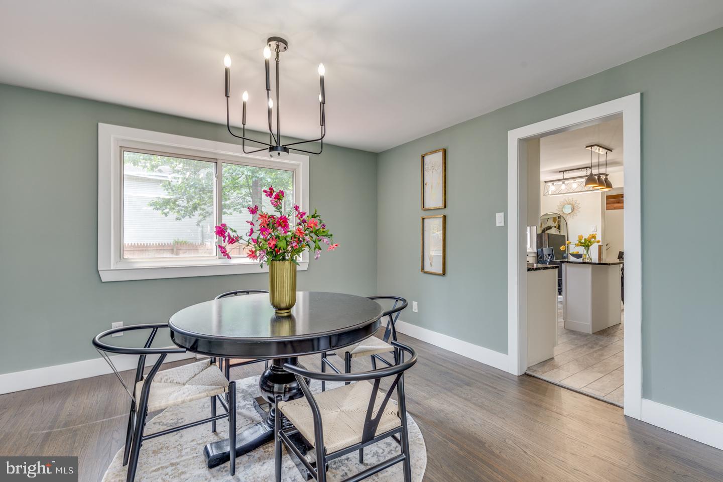 WHISPERING WOODS - Residential