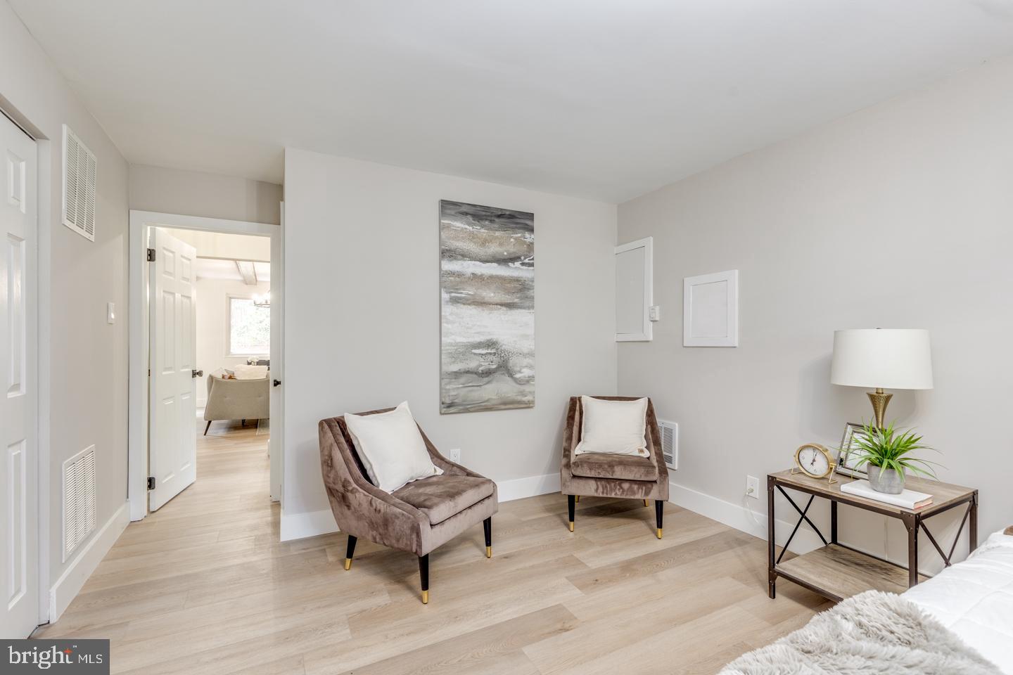 WHISPERING WOODS - Residential