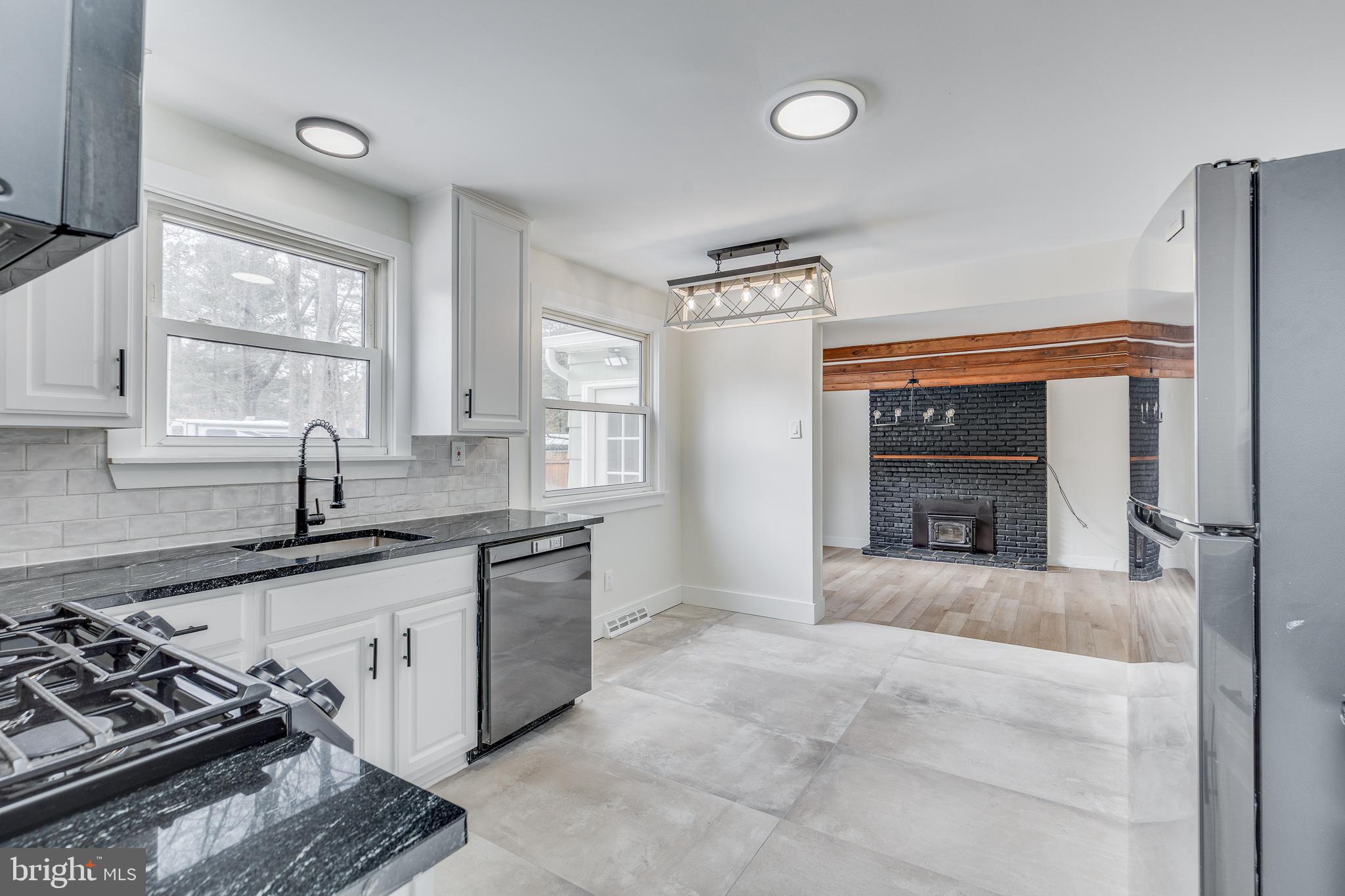 WHISPERING WOODS - Residential