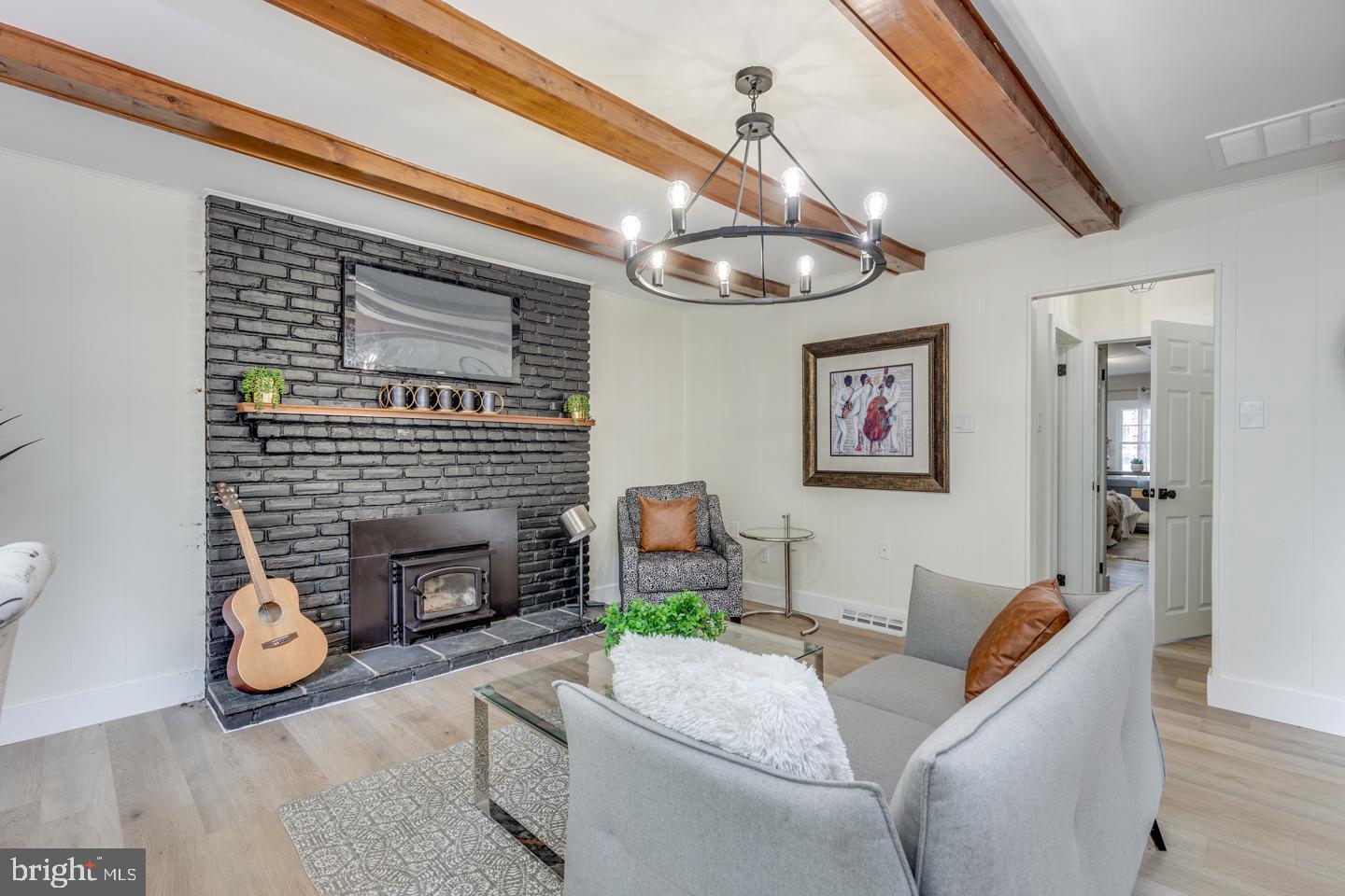 WHISPERING WOODS - Residential