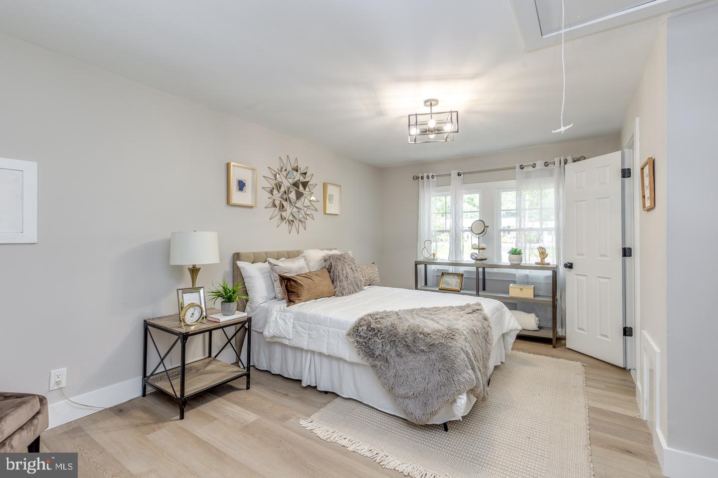 WHISPERING WOODS - Residential