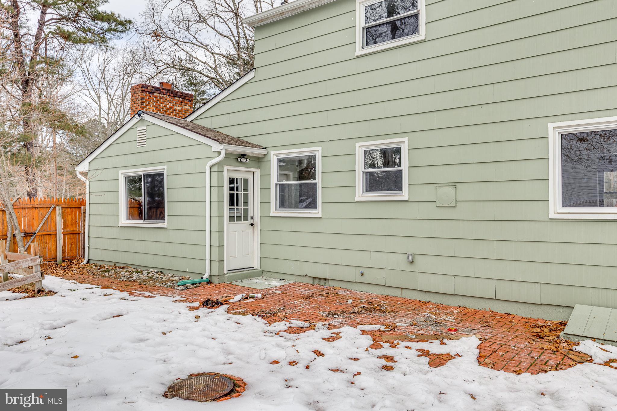 WHISPERING WOODS - Residential