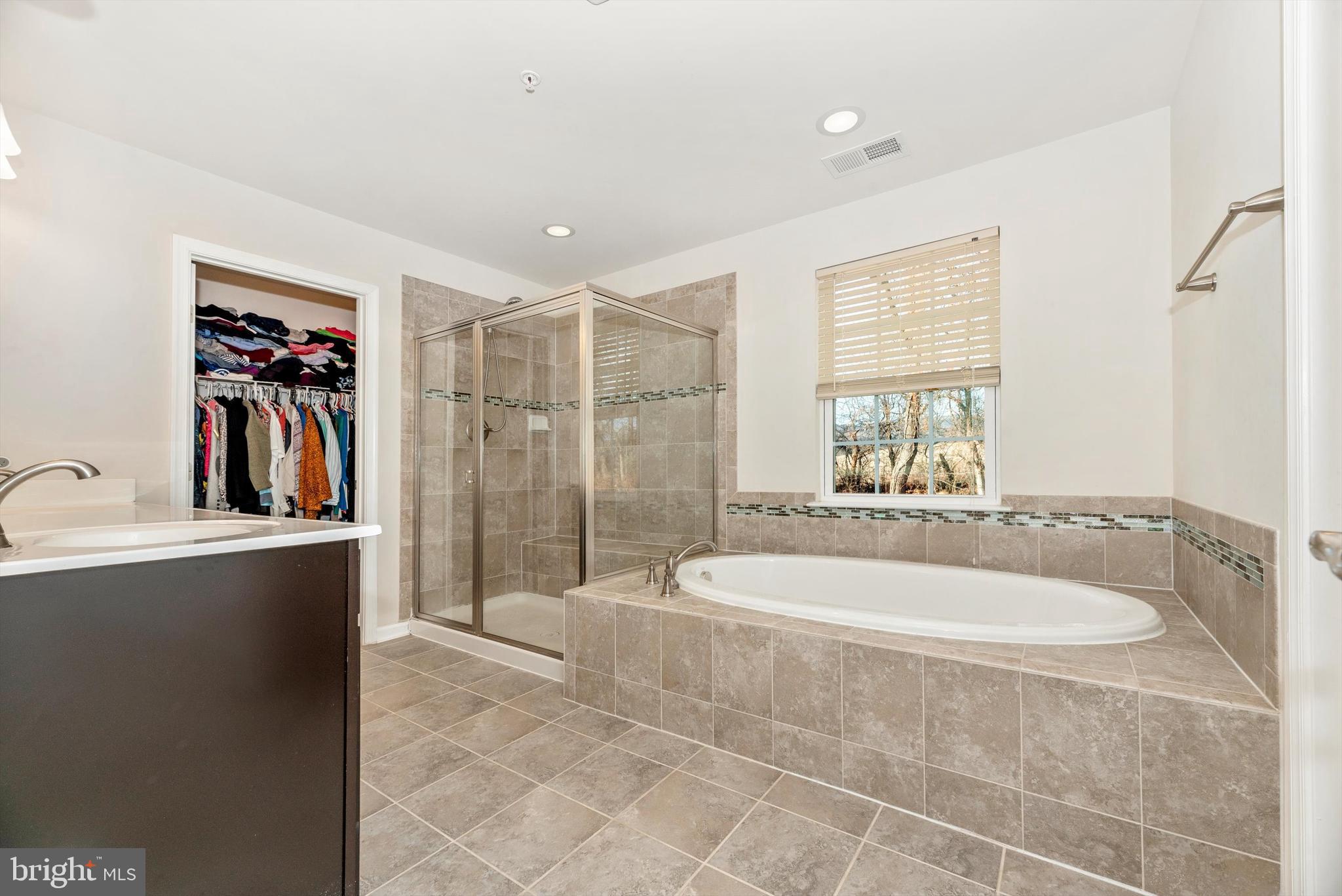 CANNON BLUFF - Residential