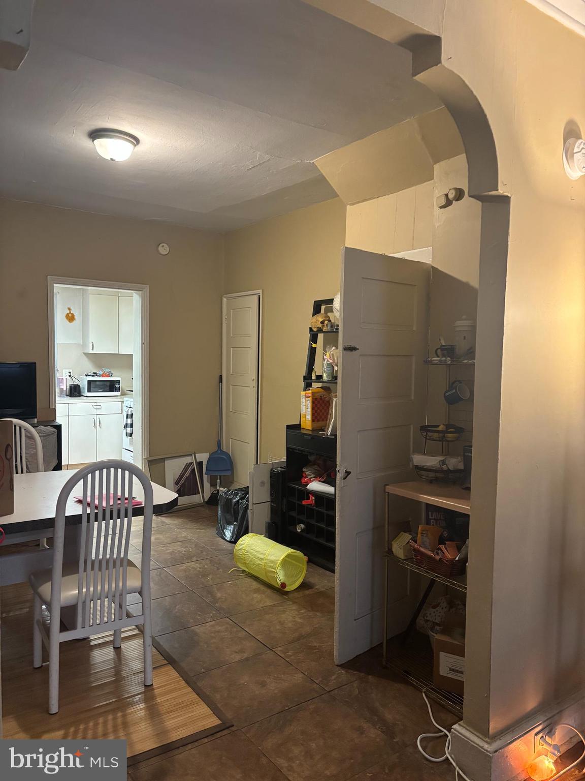 LOGAN SQUARE - Residential