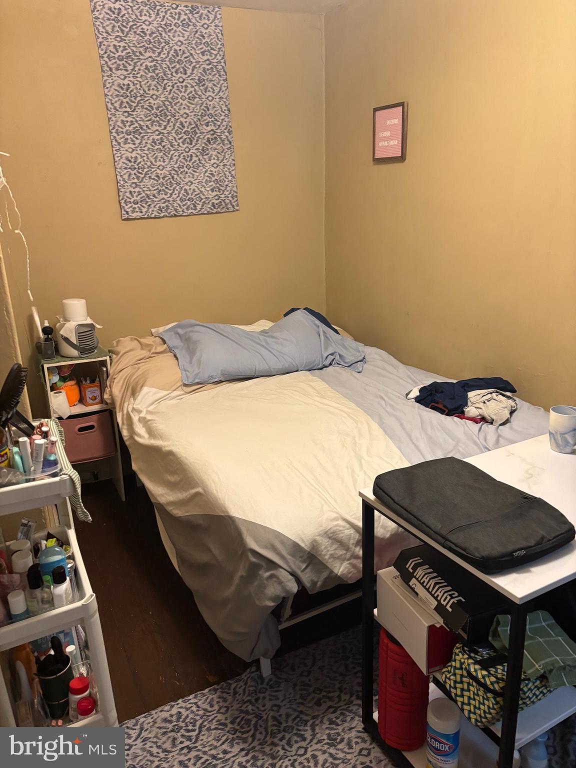 LOGAN SQUARE - Residential