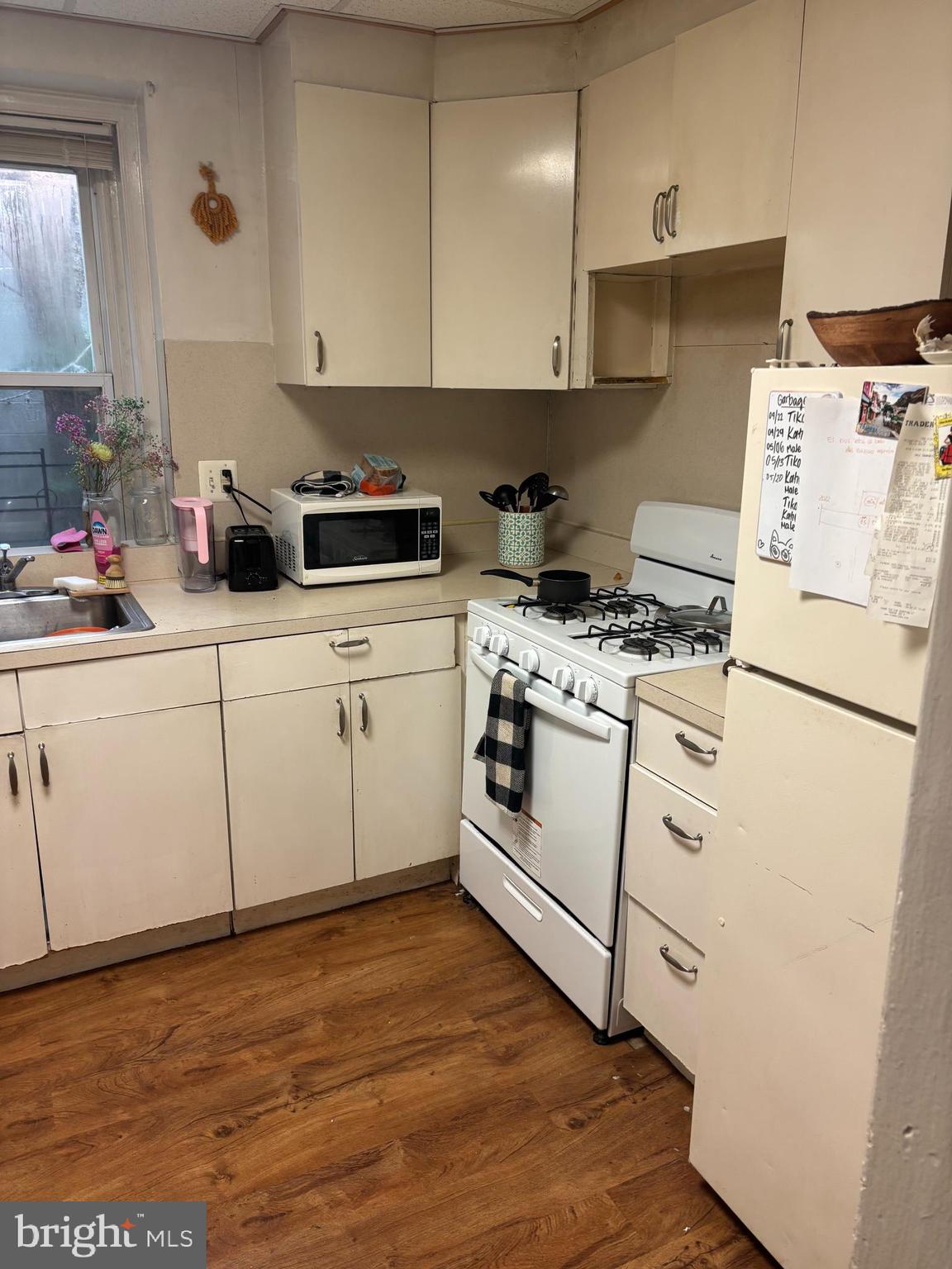 LOGAN SQUARE - Residential