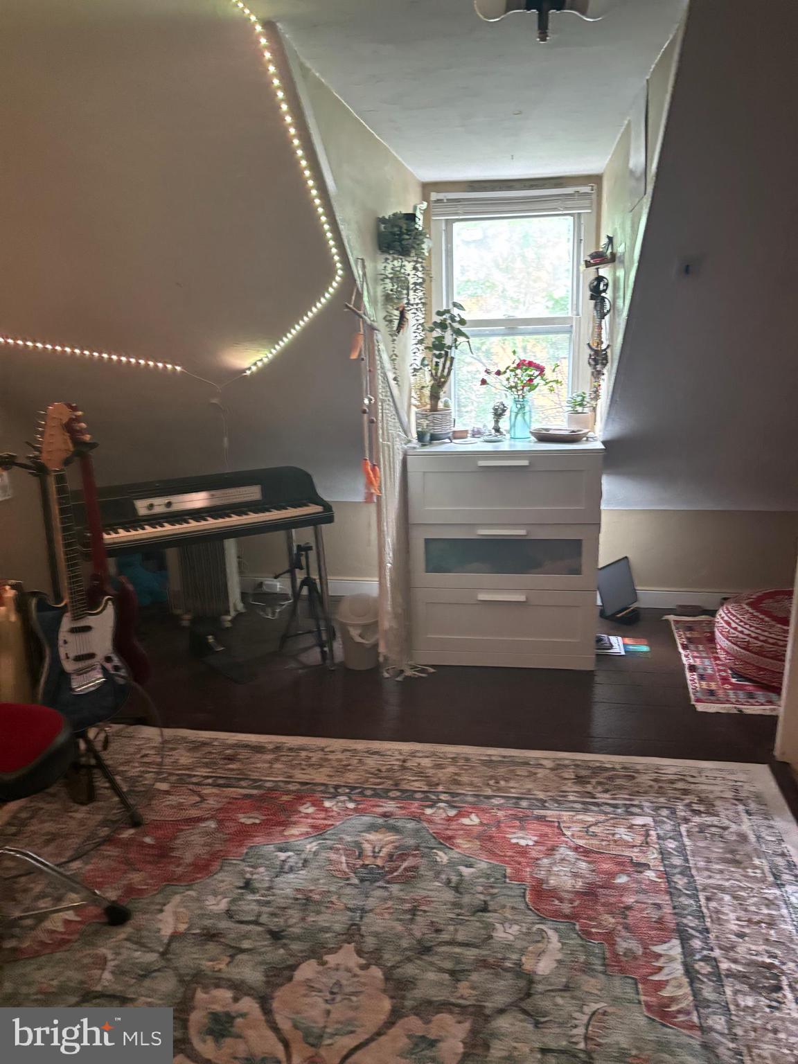 LOGAN SQUARE - Residential