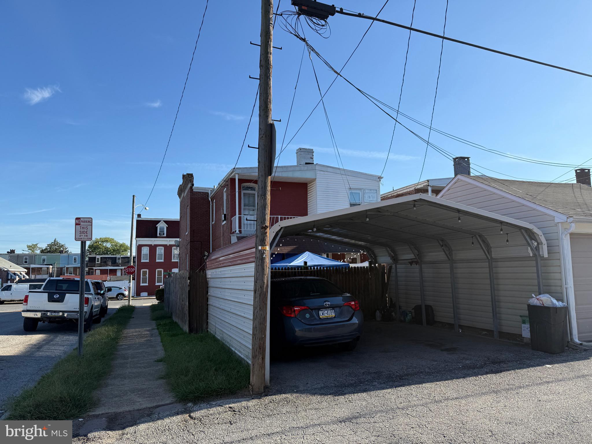 737 WALLACE STREET