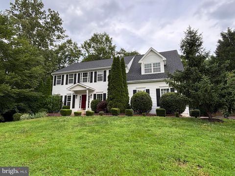 5 OAK CREST COURT FREDERICKSBURG VA 22405