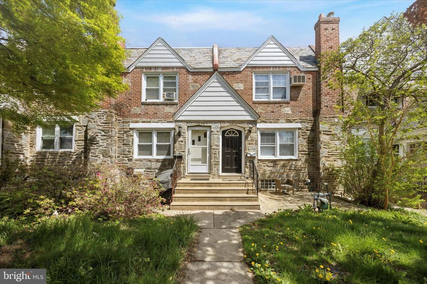 This 3 bedroom 1.5 bath home is ready to go! The first floor has a nice and open floor plan with a large living room that opens right up to the dining room. The kitchen is bright with white shaker cabinets, stainless steel appliances and beautiful granite countertops. Enjoy breakfast or dinner at the peninsula for extra seating. The basement is partially finished with a half bath and separate laundry and utilities. Walk right out to your private parking and attached garage! The 2nd floor has 3 bedrooms and a hall bath.
*****OPEN HOUSE TUESDAY 4/29 4-5PM*****