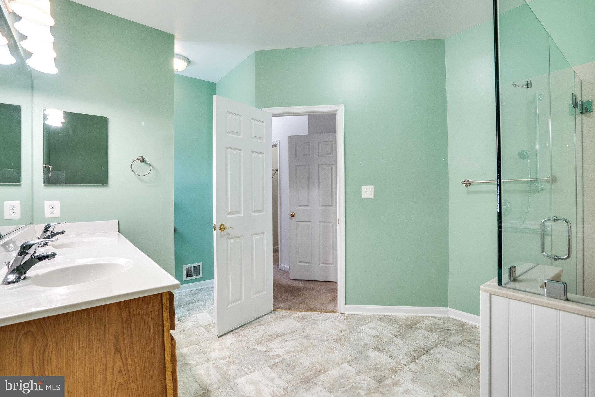 VINT HILL - Residential