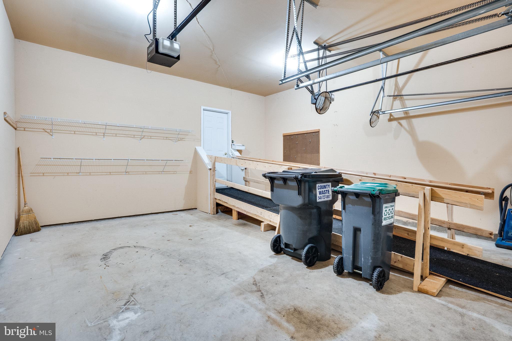 VINT HILL - Residential