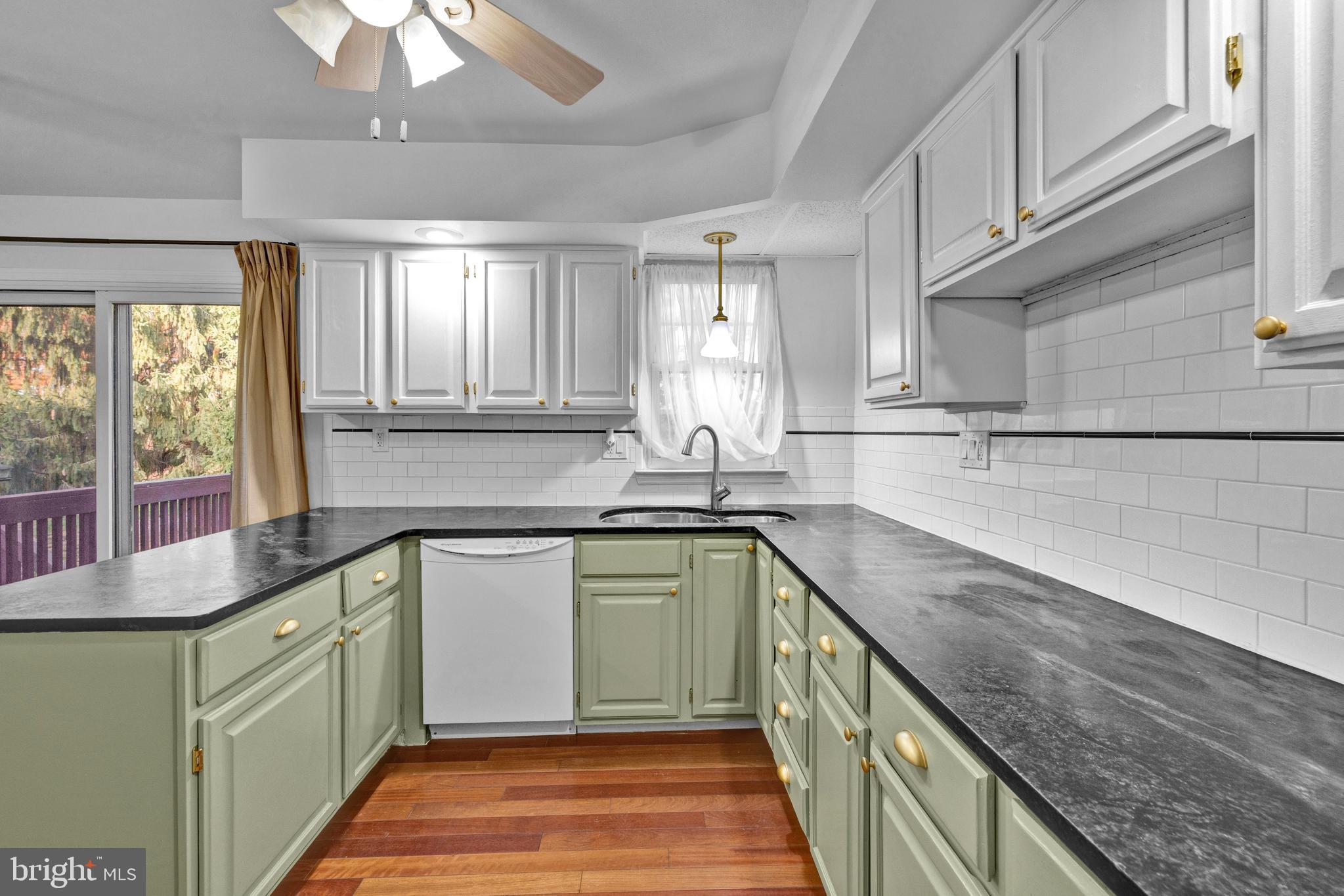 MONTGOMERY GLEN - Residential