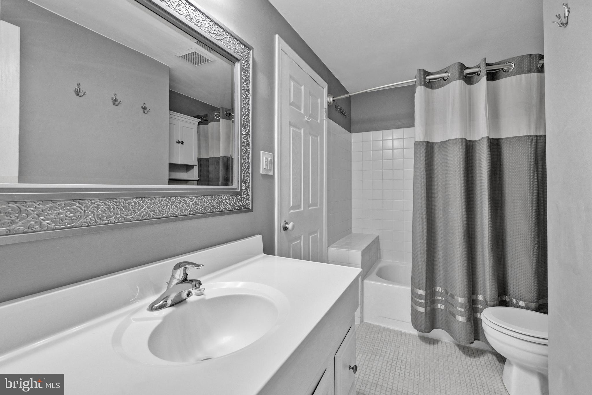 MONTGOMERY GLEN - Residential