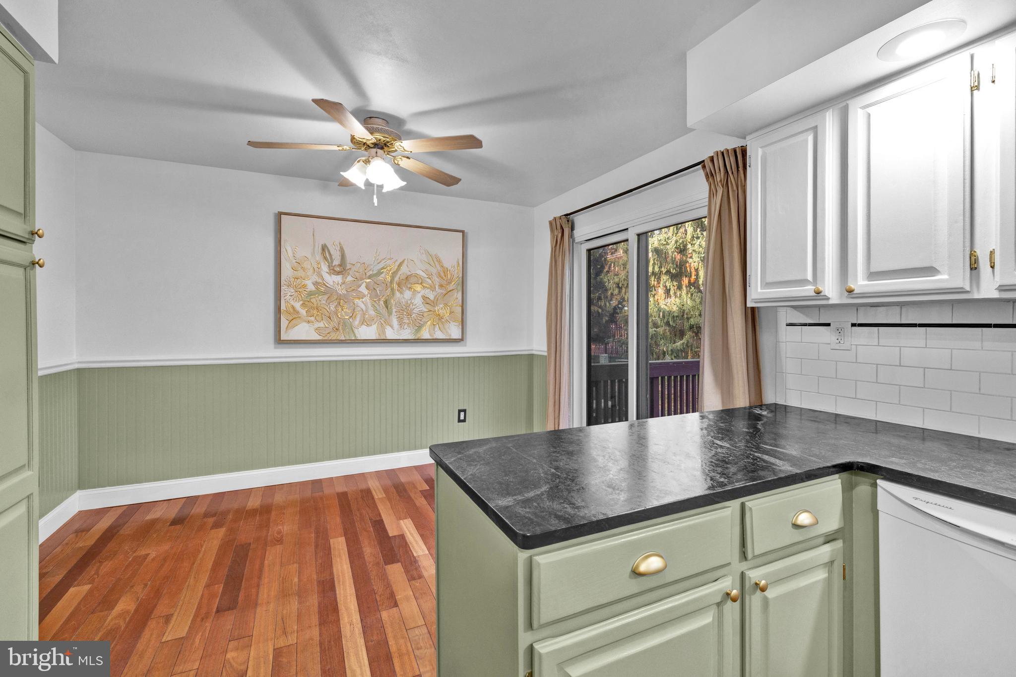 MONTGOMERY GLEN - Residential