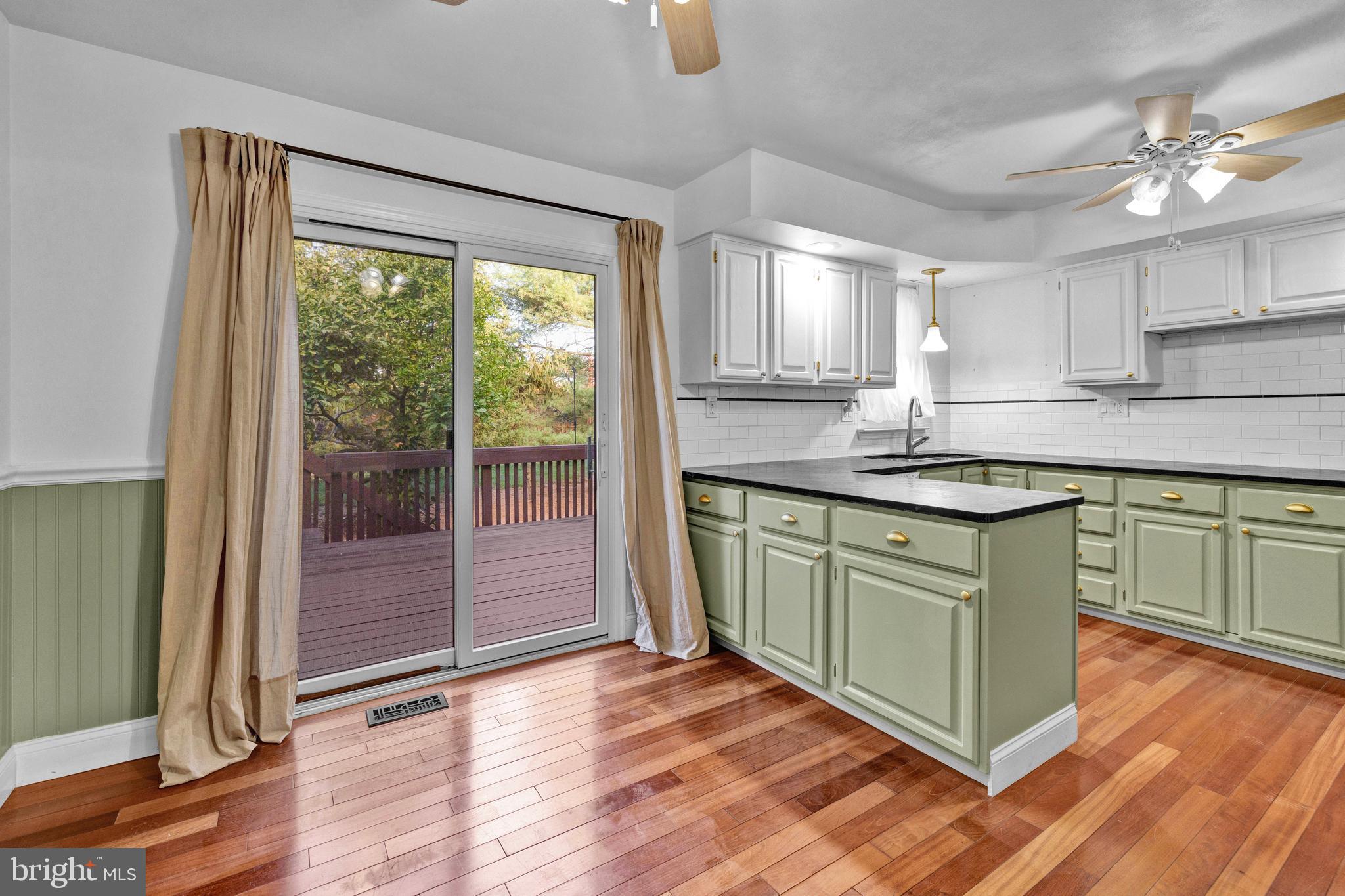 MONTGOMERY GLEN - Residential