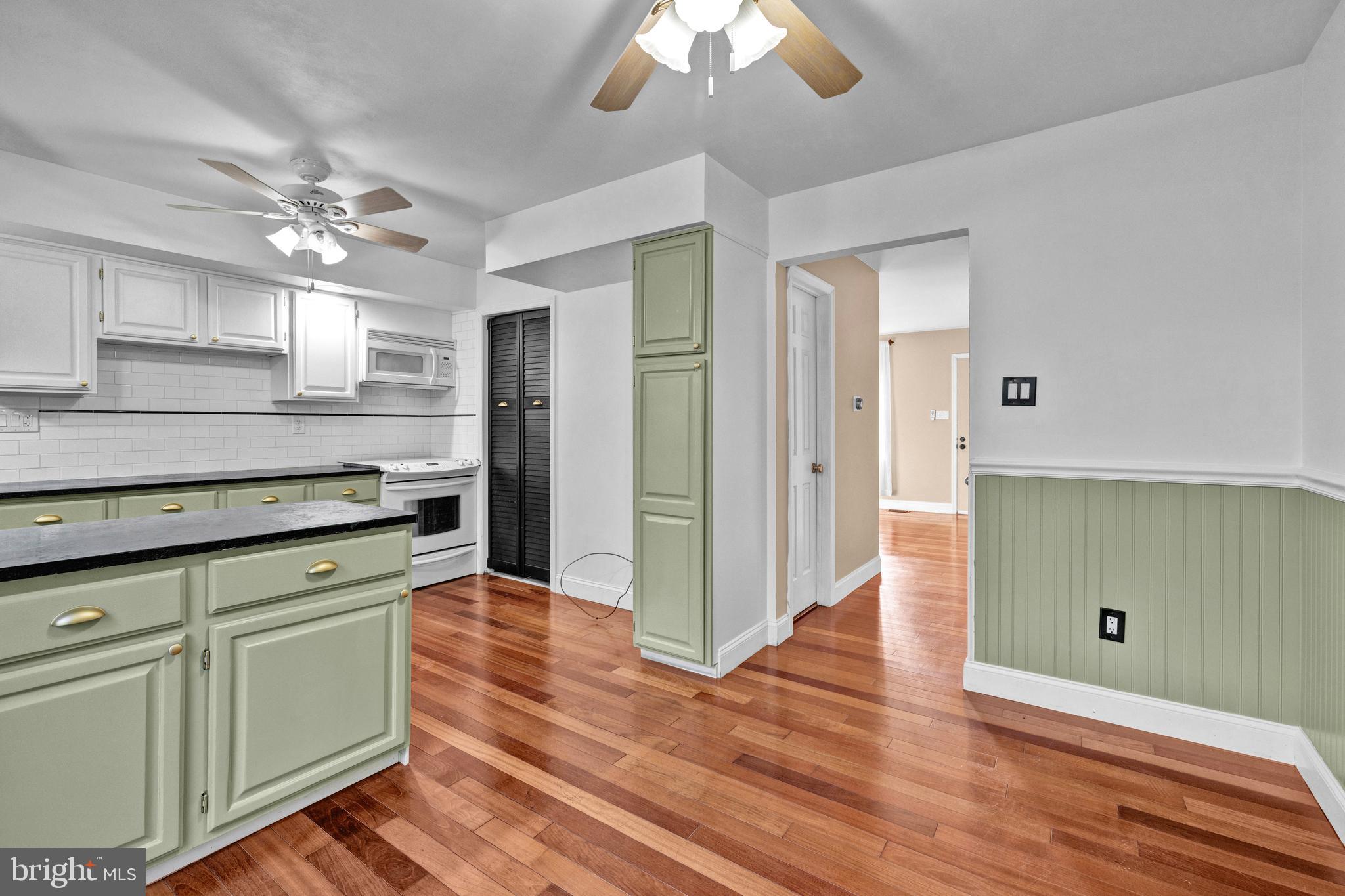 MONTGOMERY GLEN - Residential