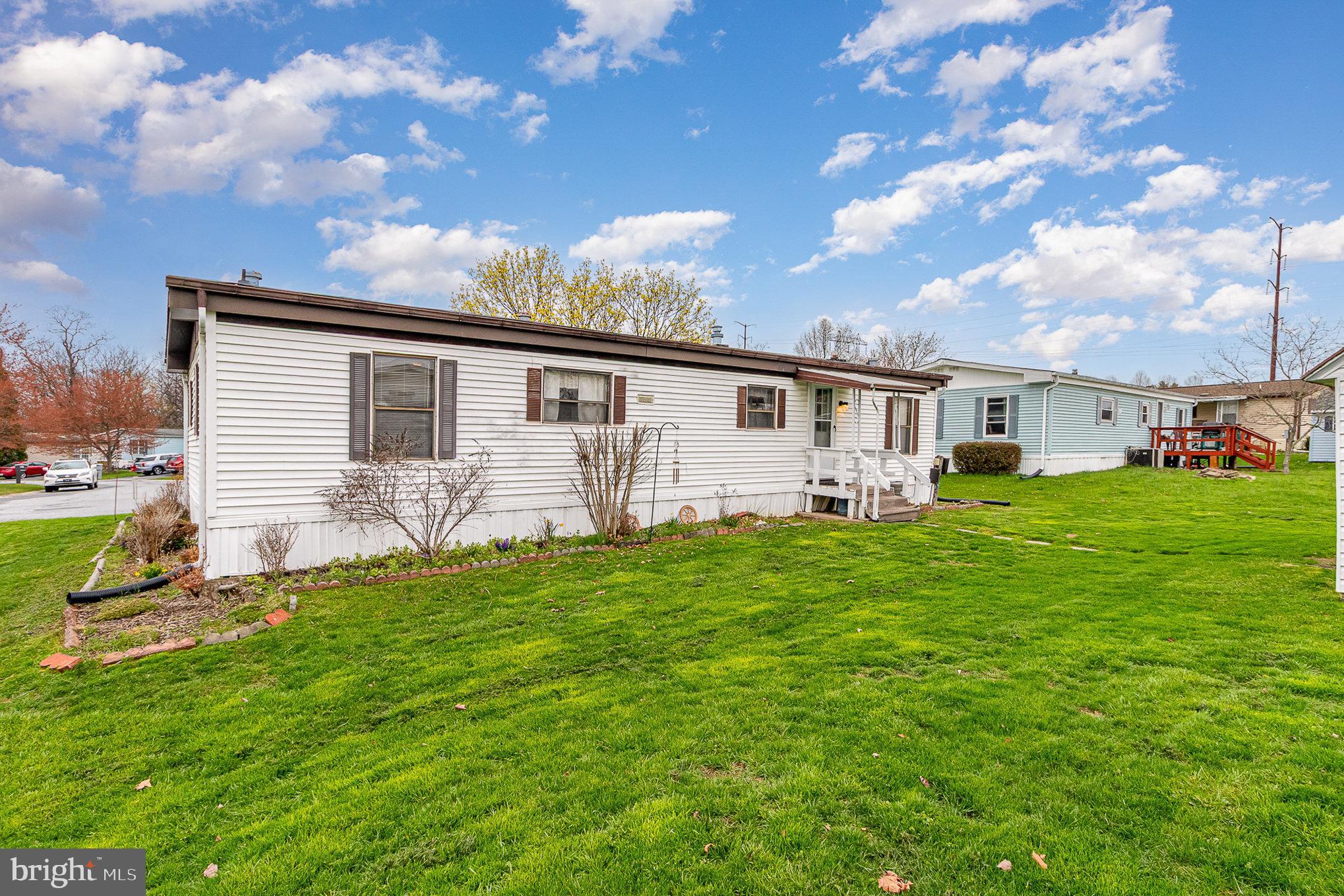 COUNTRY MANOR FARMS - Residential