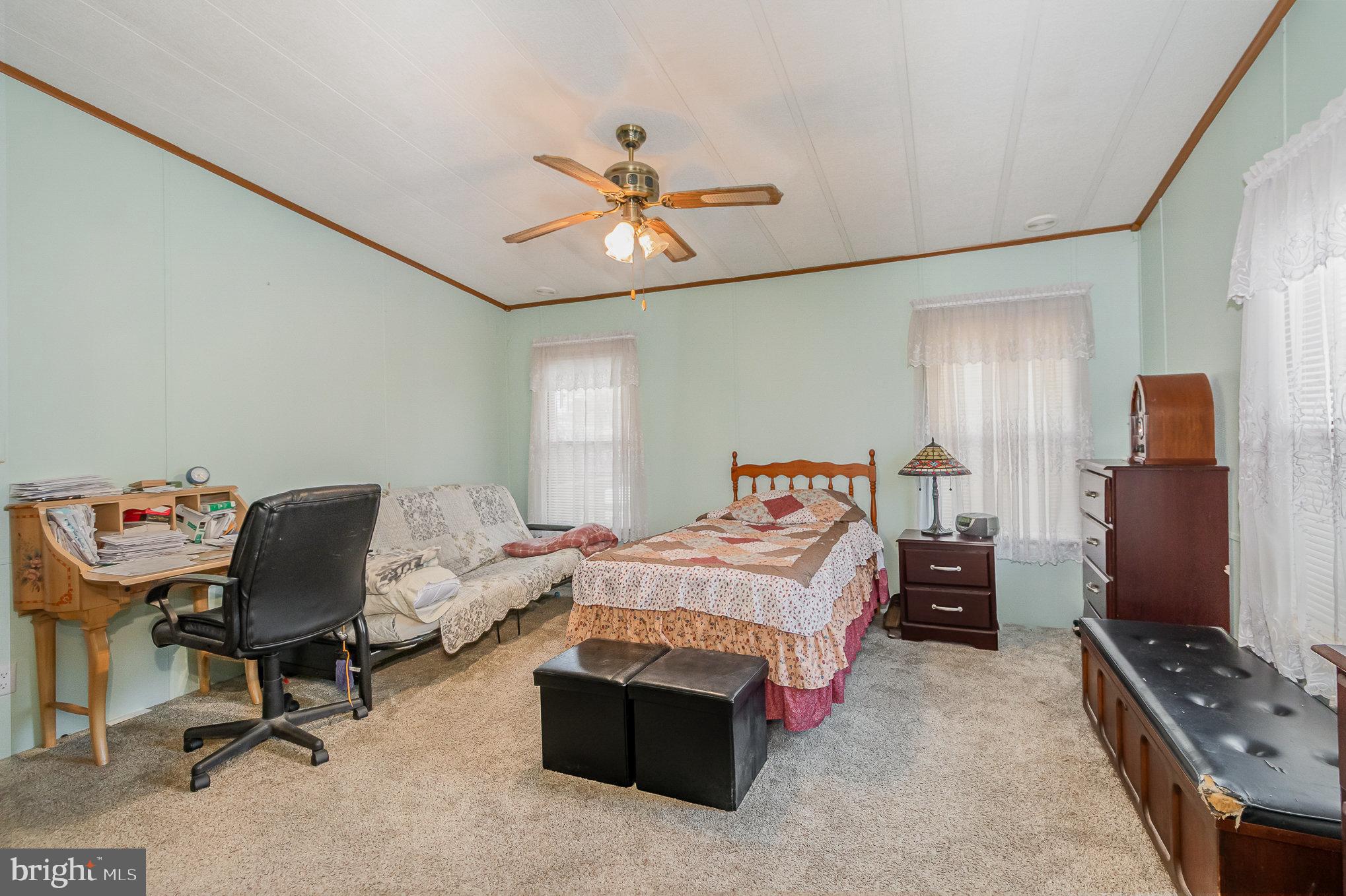 COUNTRY MANOR FARMS - Residential