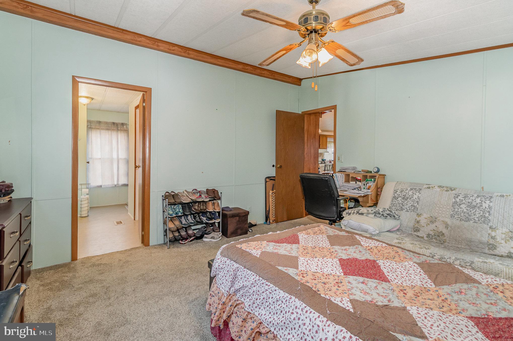 COUNTRY MANOR FARMS - Residential